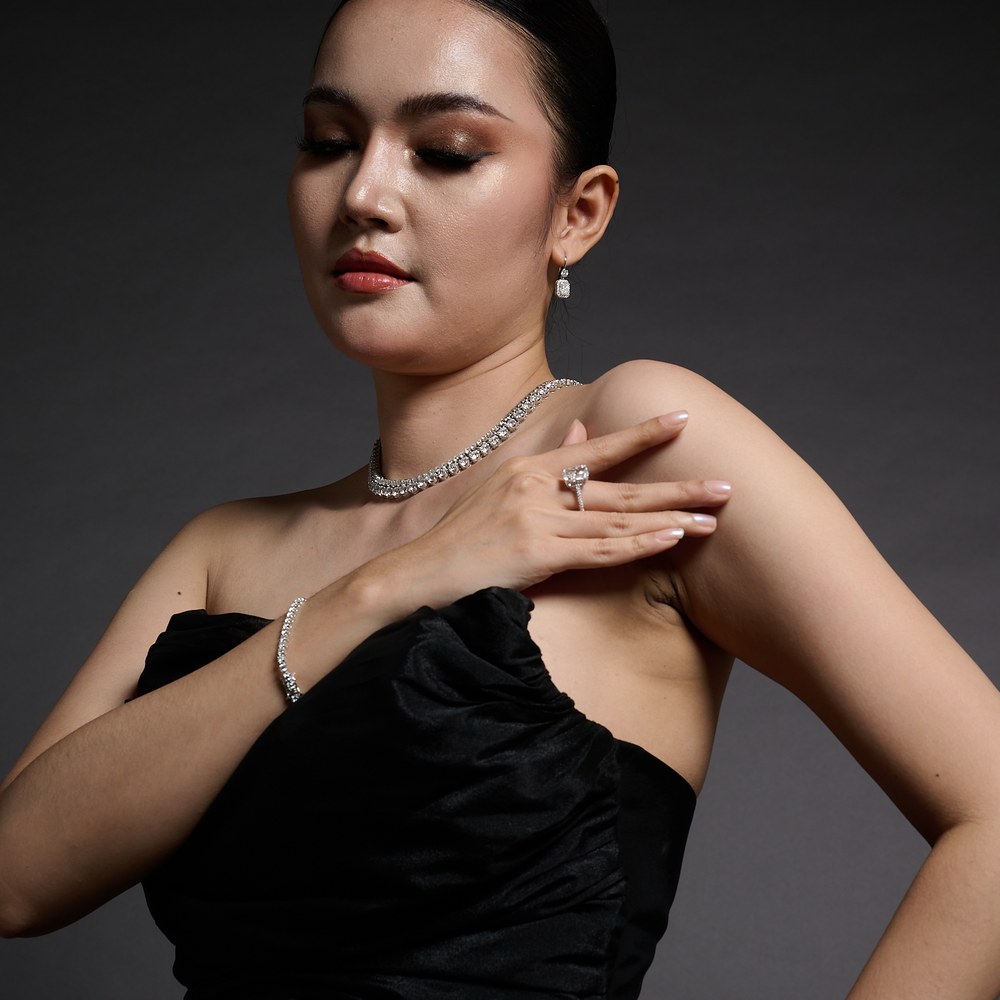 Noir look 1